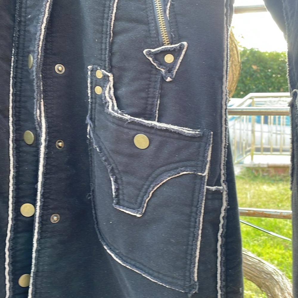 Coat - Picture 8 of 9